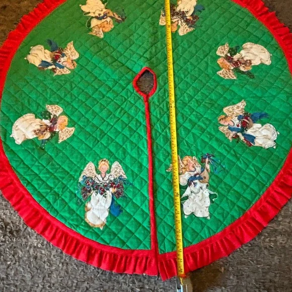 Festive Green Tree Skirt with Red Trim - Picture 2 of 3